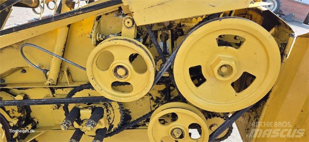 New Holland TX30 Příslušenství a náhradní díly ke kombajnům