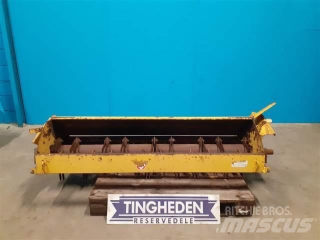 New Holland TX36 Příslušenství a náhradní díly ke kombajnům