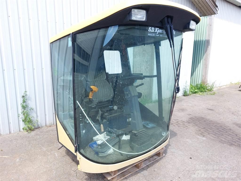 New Holland TX65 Kabiny a interiér