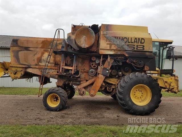 New Holland TX68 Sklízecí mlátičky