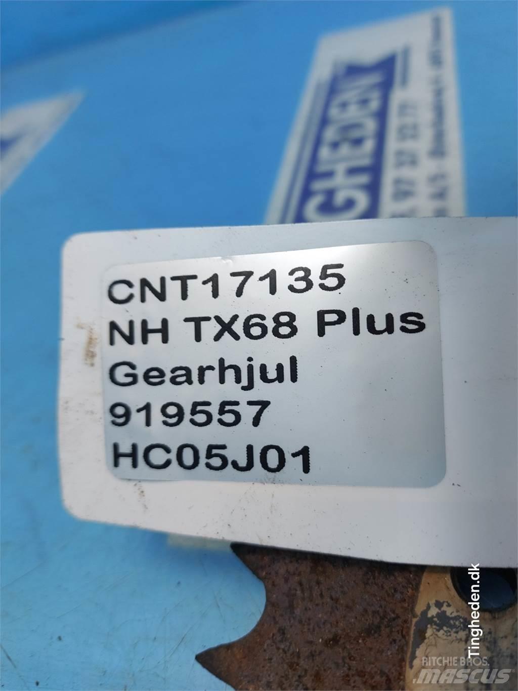 New Holland TX68 Sypače písku a soli
