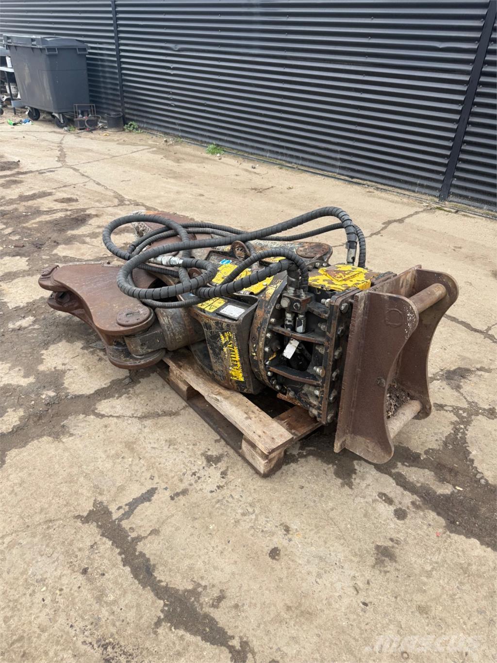  Smacher Frézy, nůžky