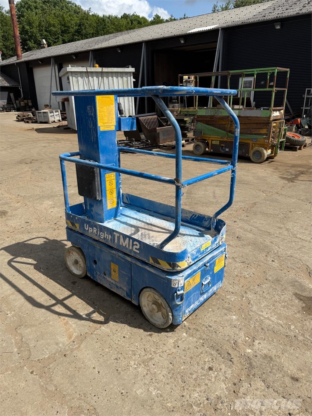 UpRight TM12 Vertikální sloupové výtahy