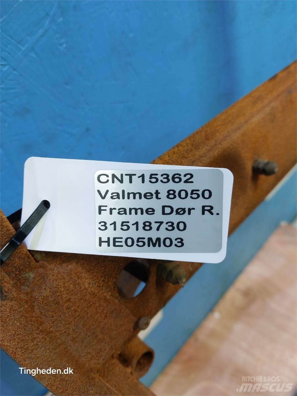 Valmet 8050 Kabiny a interiér