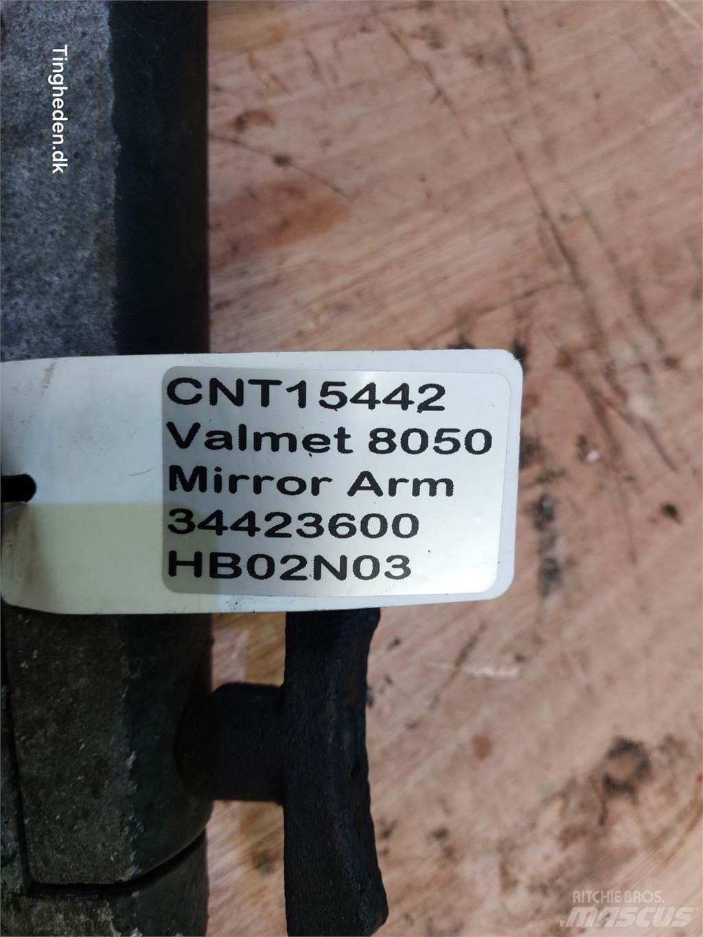 Valmet 8050 Kabiny a interiér