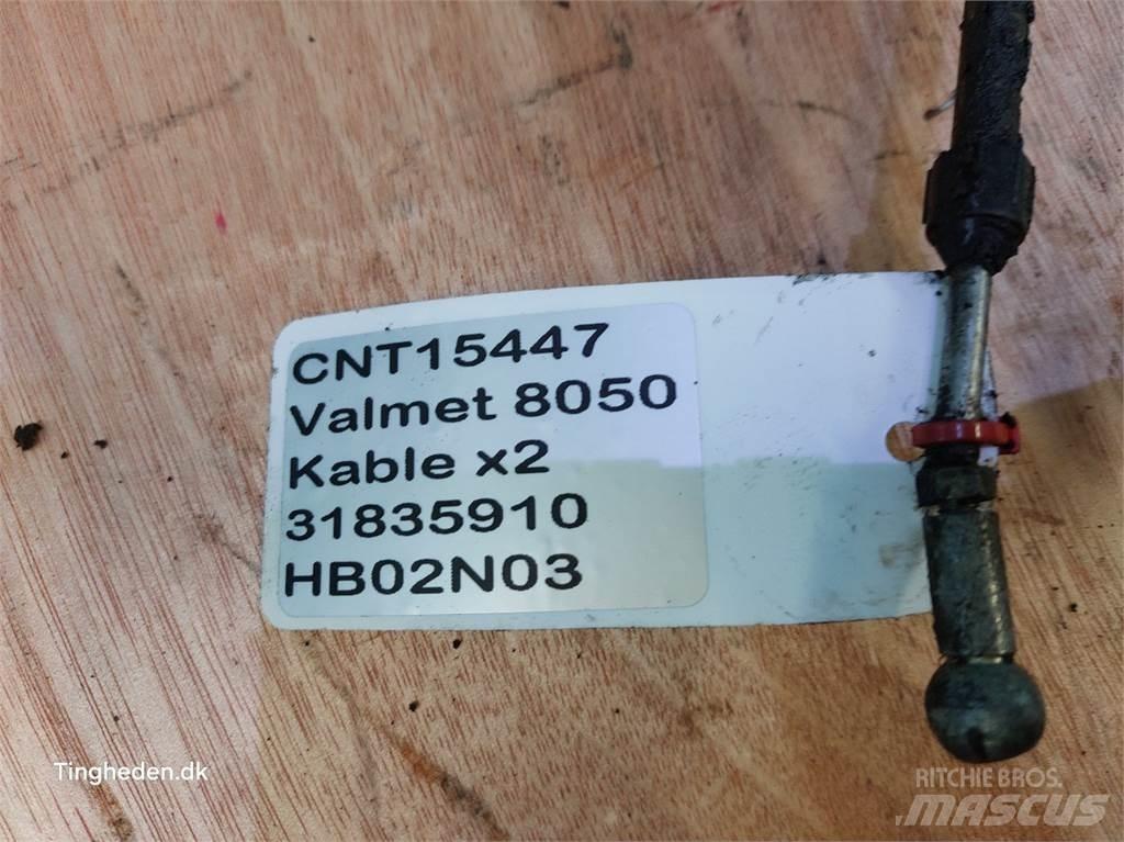 Valmet 8050 Kabiny a interiér