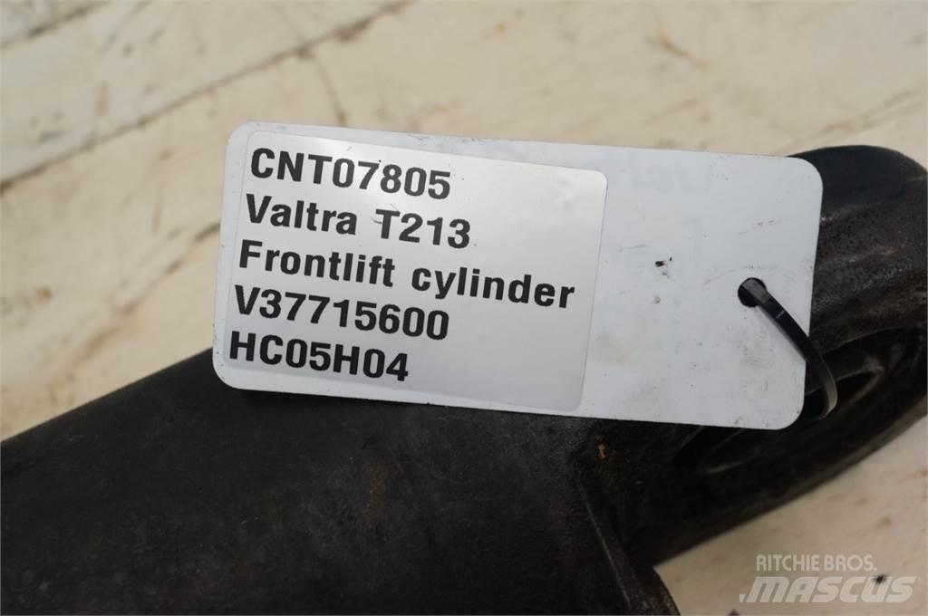 Valtra T213 Příslušenství předního nakladače