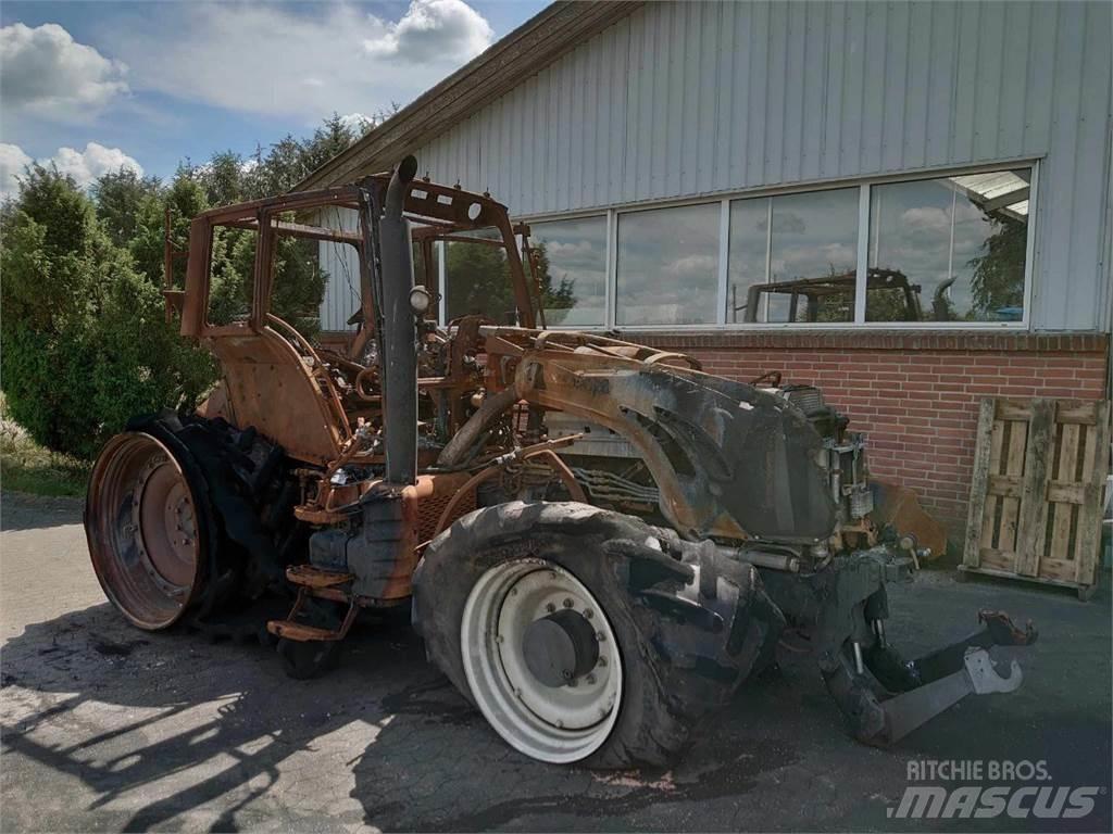 Valtra T213 Traktory