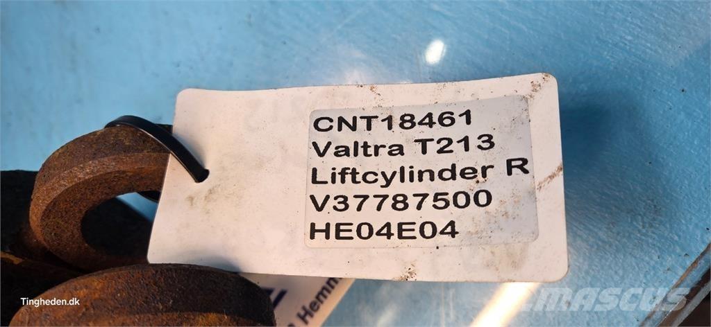 Valtra T213 Hydraulika