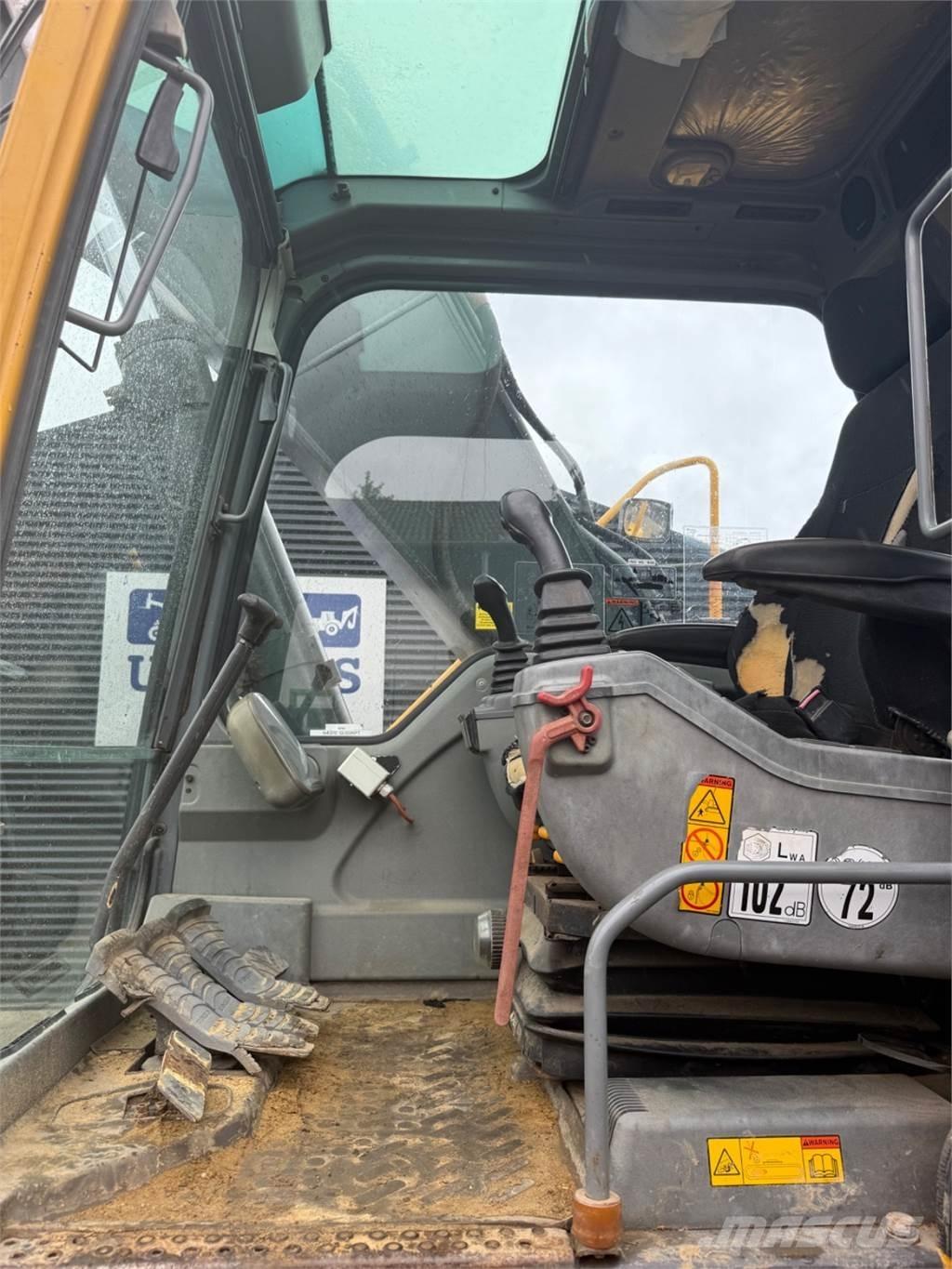 Volvo EC210 Pásová rýpadla