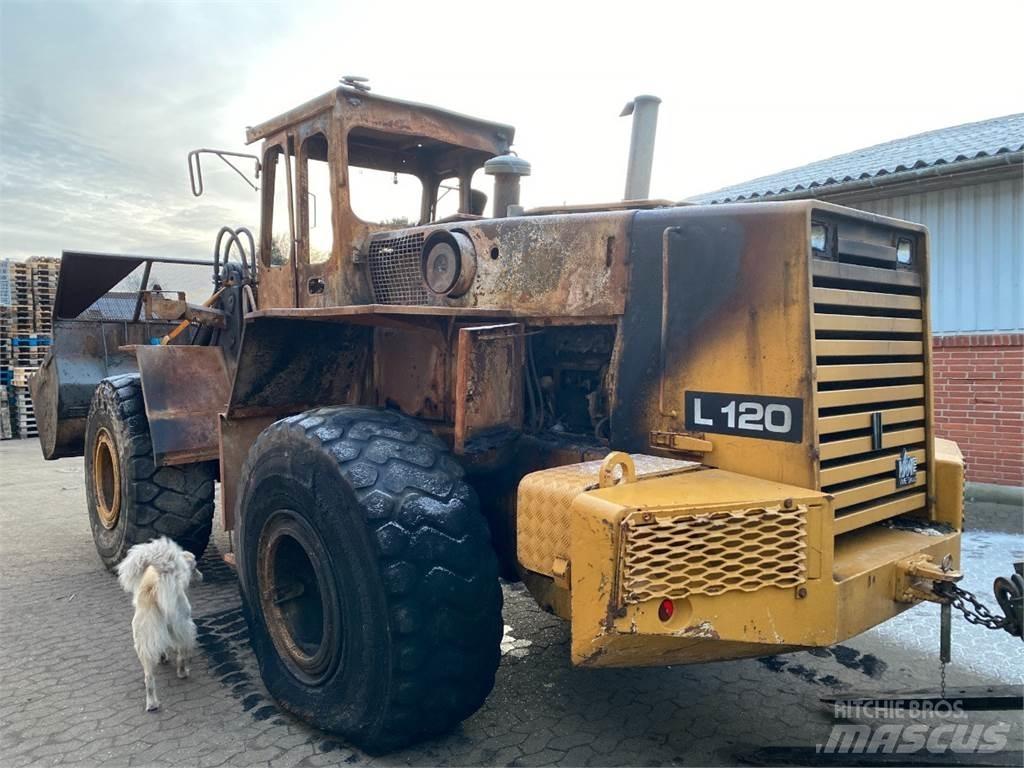 Volvo L120 Kolové nakladače