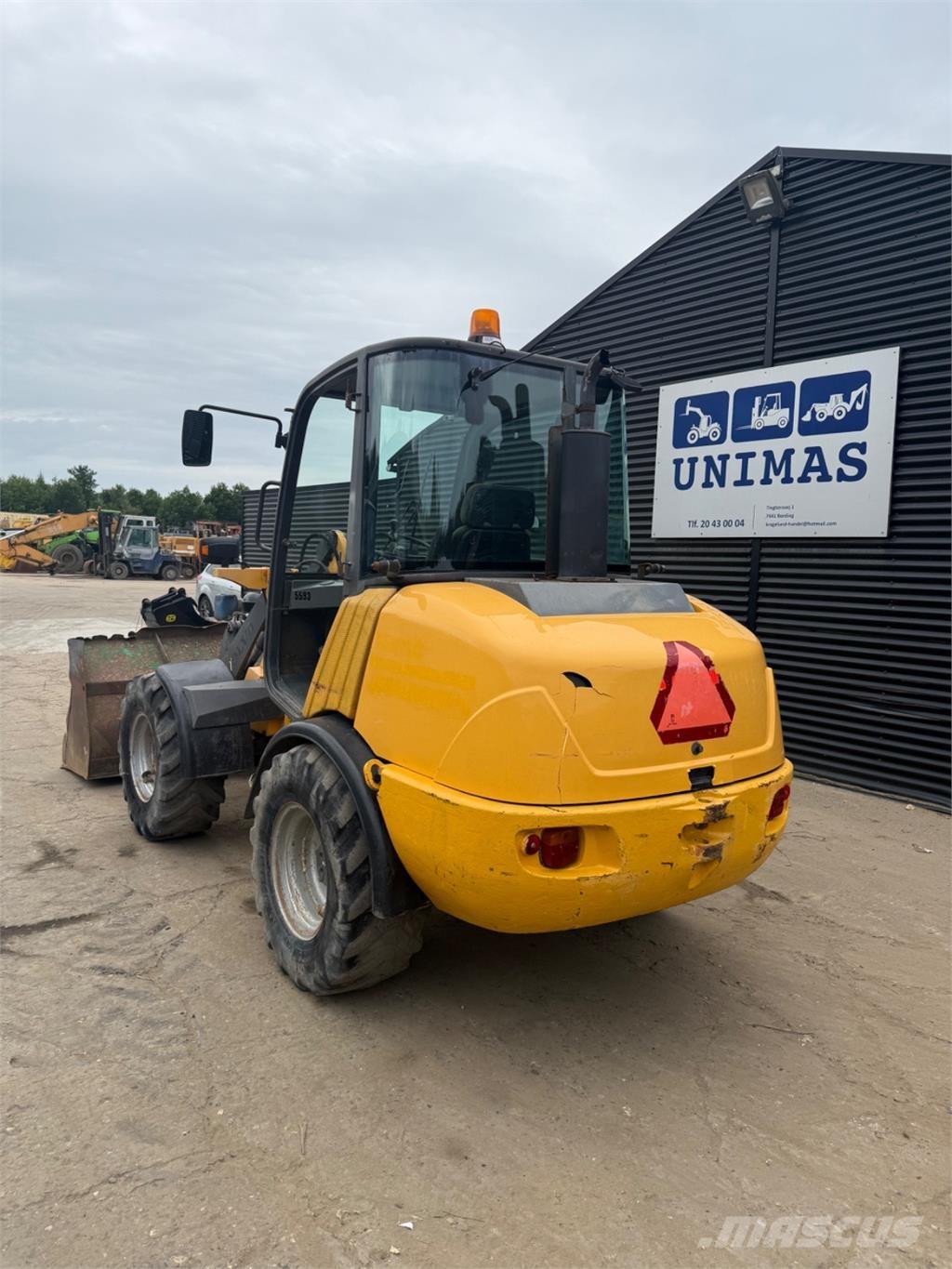 Volvo L25B Kolové nakladače