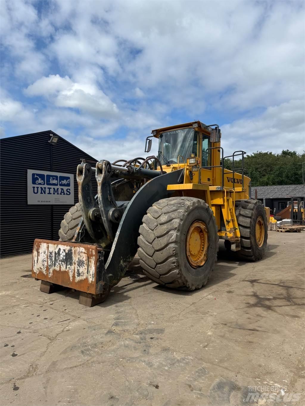 Volvo L330D Kolové nakladače