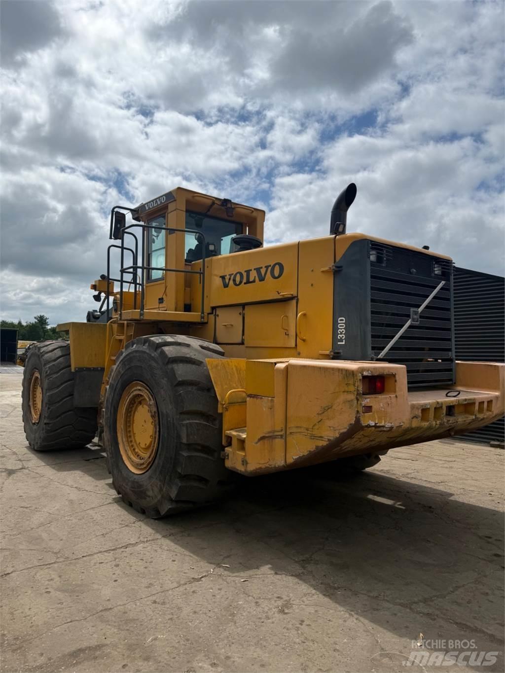 Volvo L330D Kolové nakladače