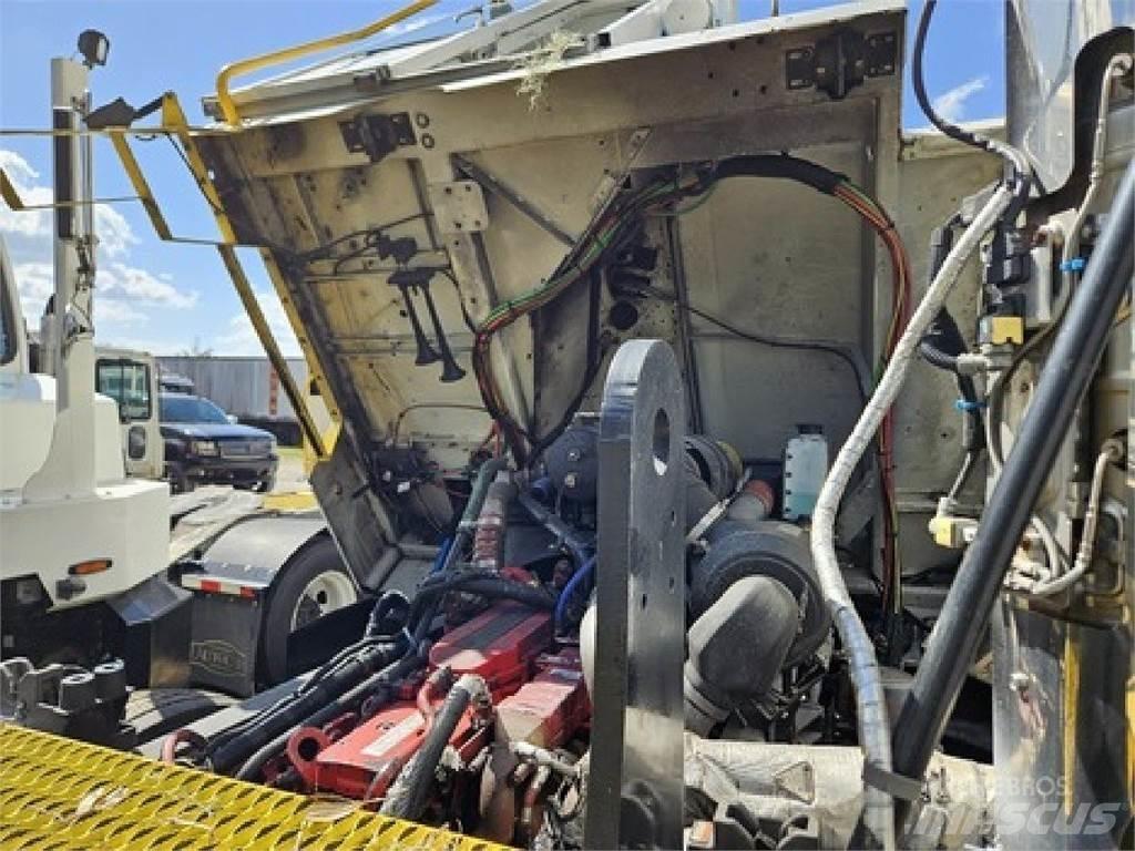 Autocar ACTT42 Terminálový tahač