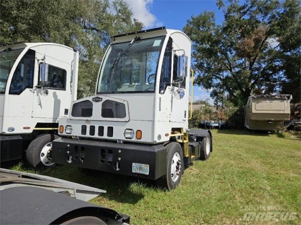 Autocar ACTT42 Terminálový tahač