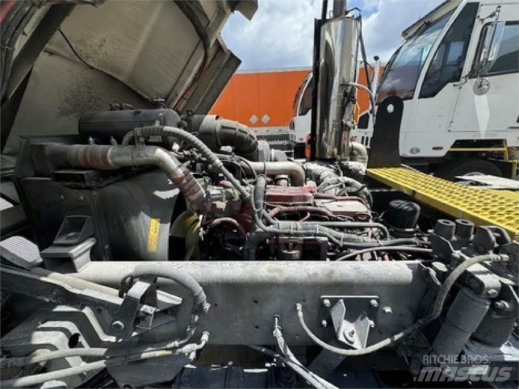 Autocar ACTT42 Terminálový tahač