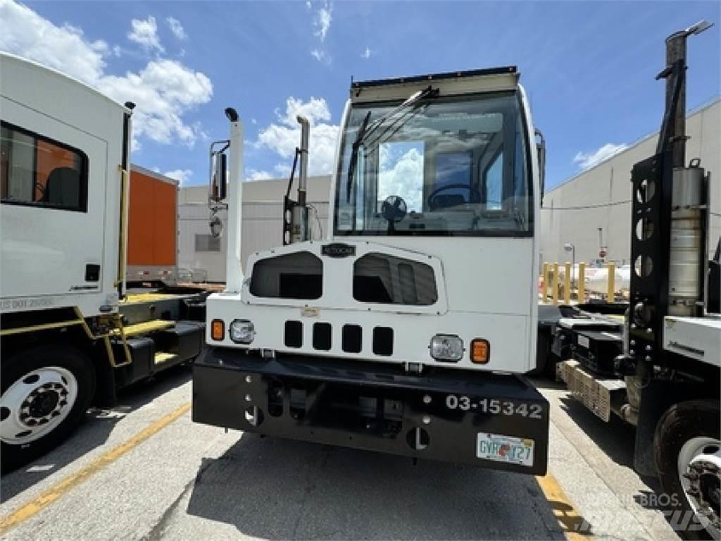 Autocar ACTT42 Terminálový tahač