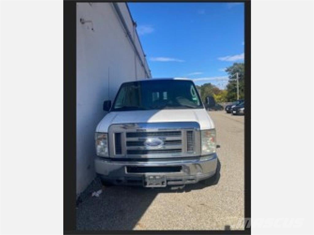 Ford E250 Dodávky
