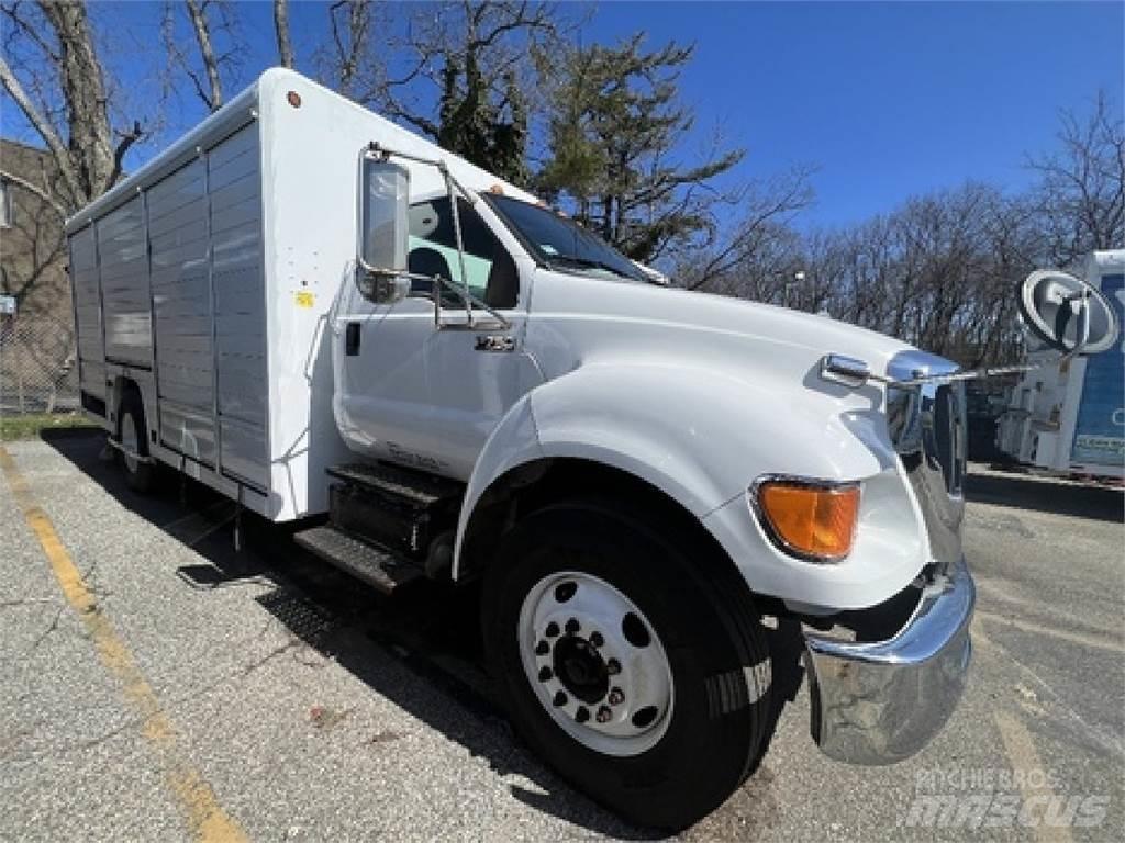 Ford F750 Skříňová nástavba