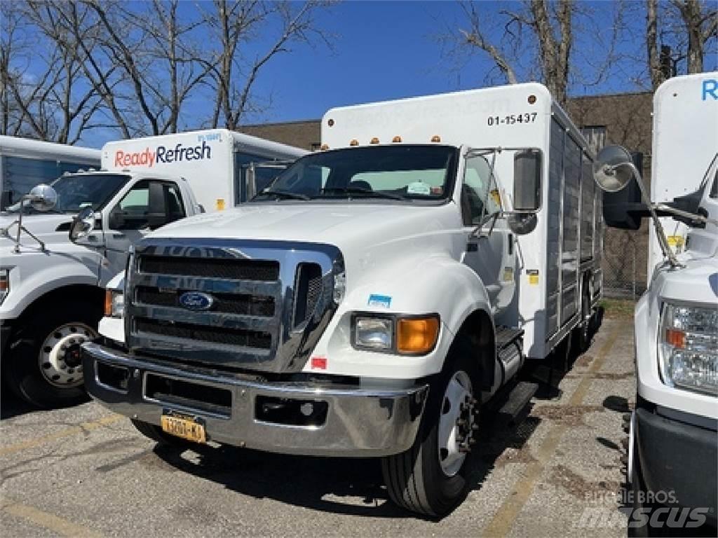 Ford F750 Skříňová nástavba