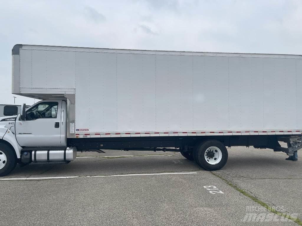 Ford F750 Skříňová nástavba