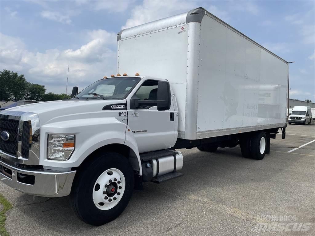 Ford F750 Skříňová nástavba