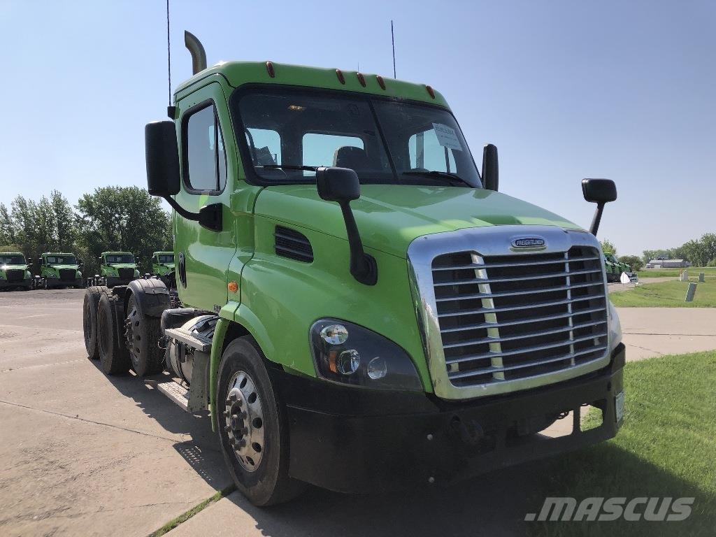Freightliner CA113 Tahače