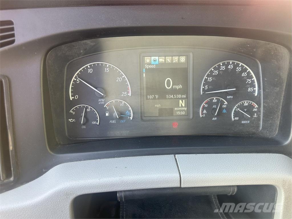 Freightliner CA126 Tahače