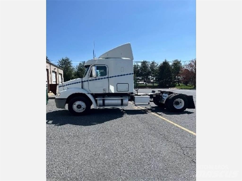 Freightliner CL112G Tahače