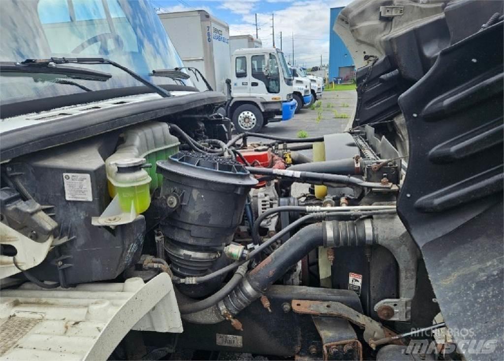 Freightliner M2 Skříňová nástavba