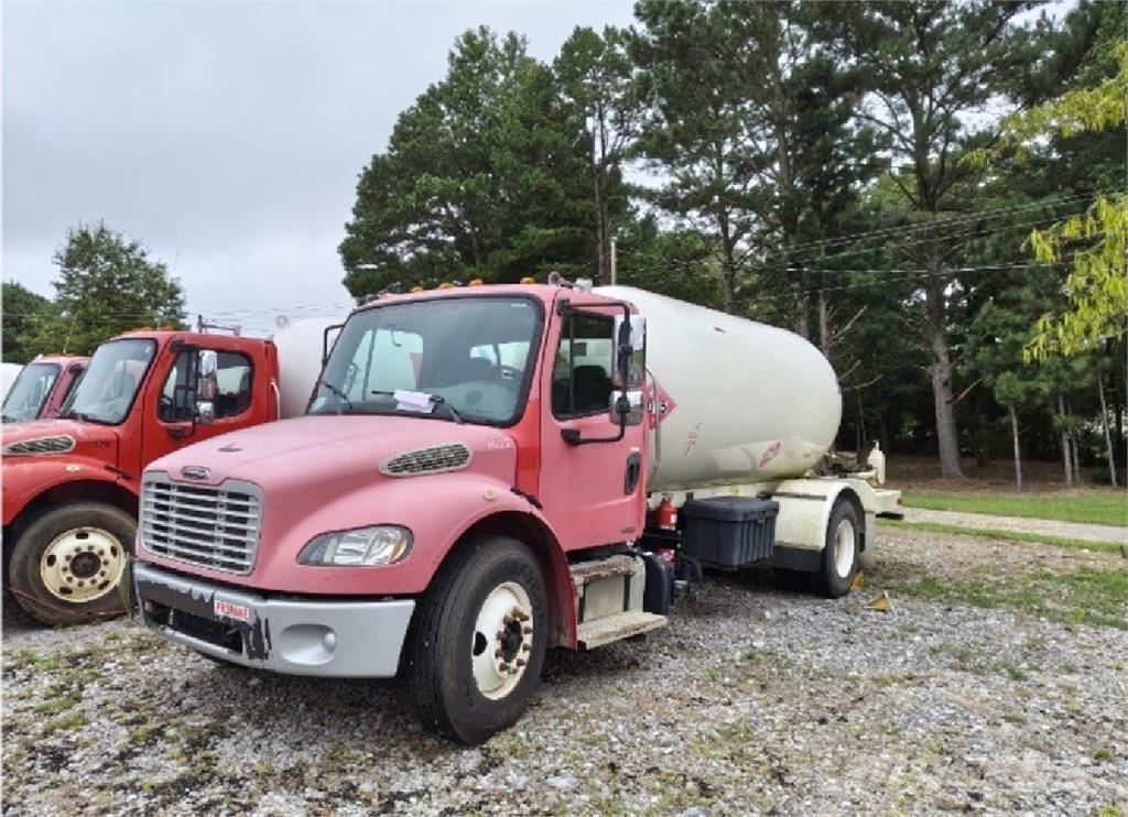 Freightliner M2 Další