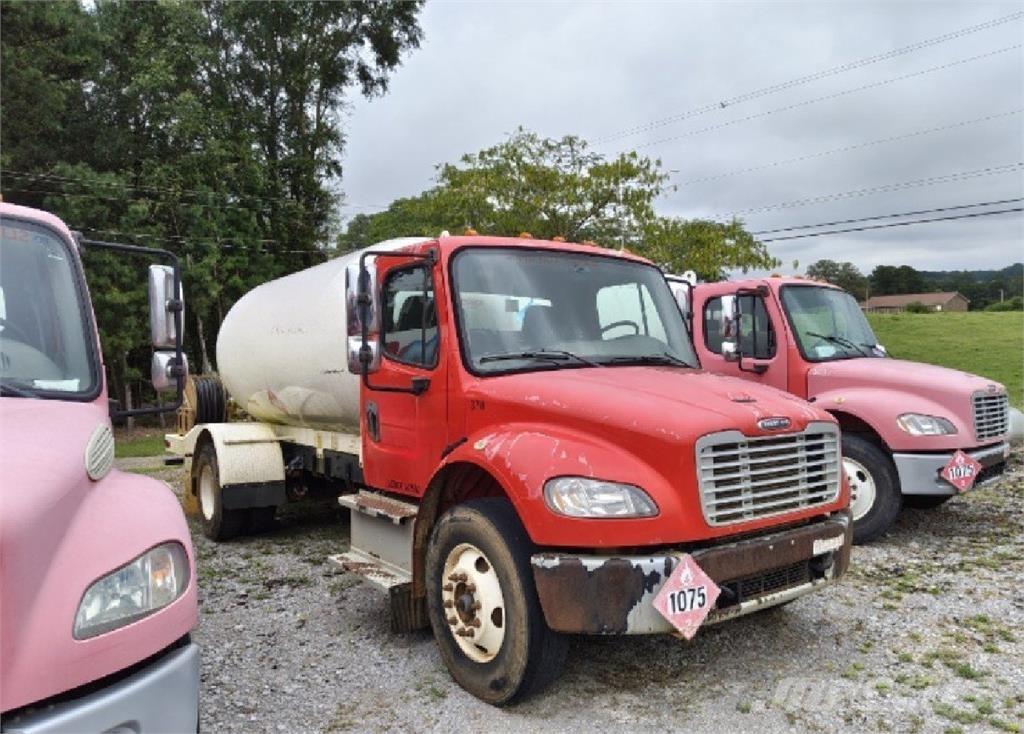 Freightliner M2 Další