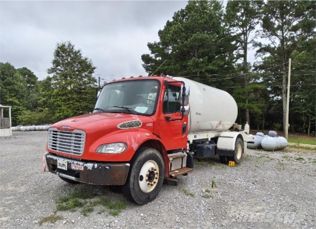 Freightliner M2 Další