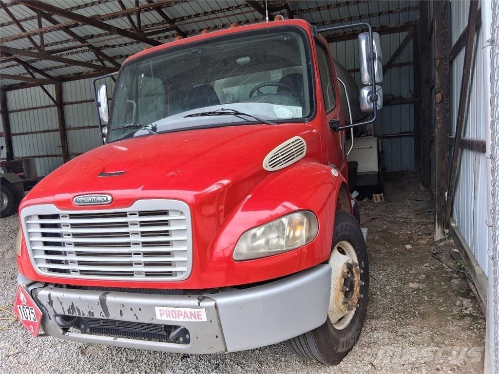 Freightliner M2 Další