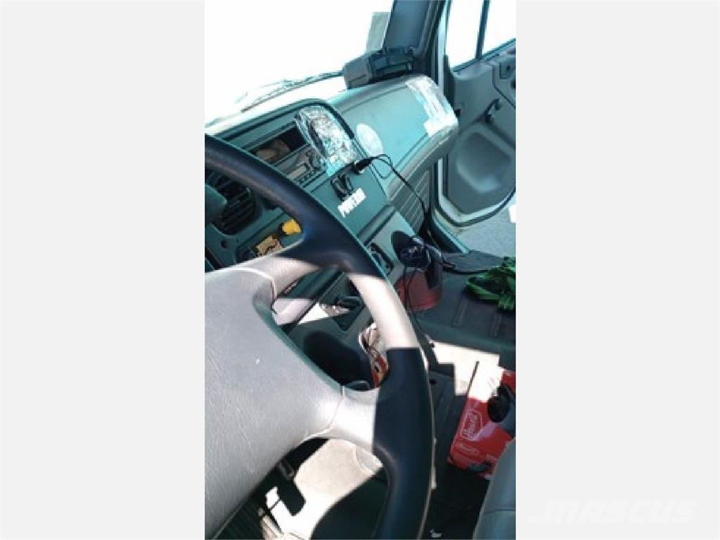 Freightliner M2 Skříňová nástavba