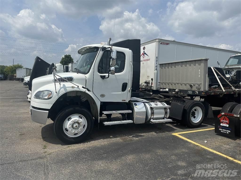 Freightliner M2 106 Tahače