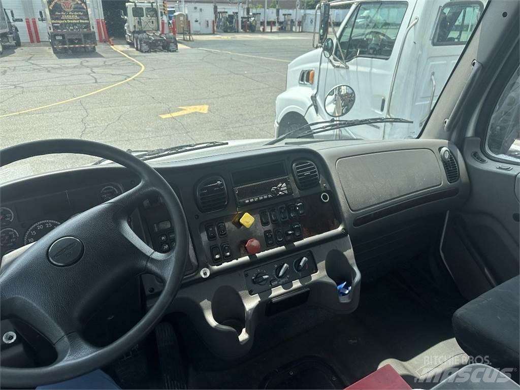 Freightliner M2 106 Tahače