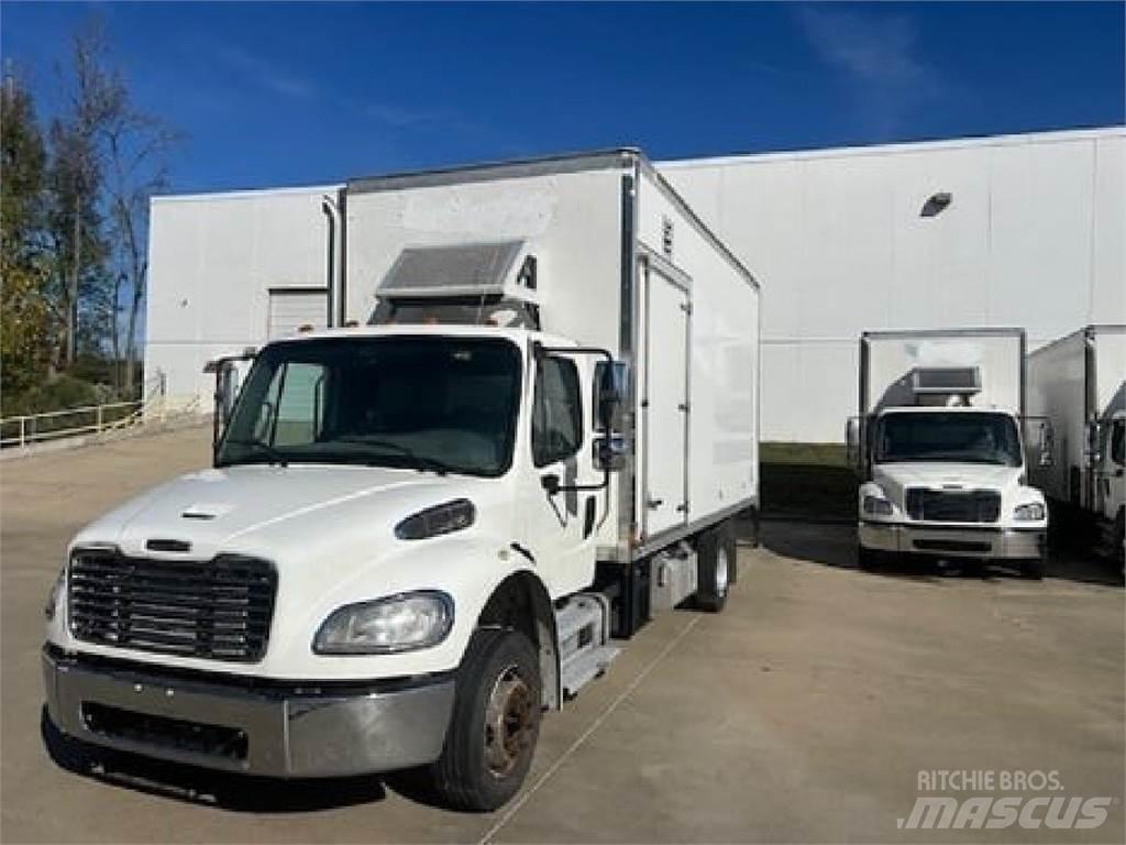 Freightliner M2-106 Skříňová nástavba
