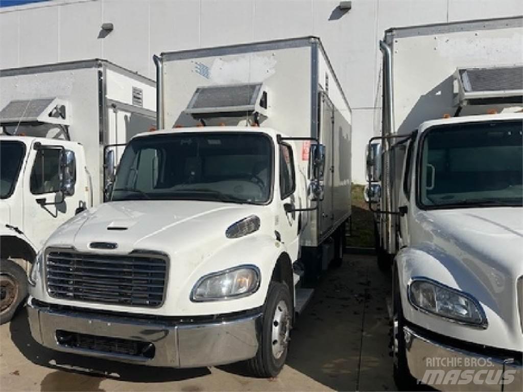 Freightliner M2-106 Skříňová nástavba