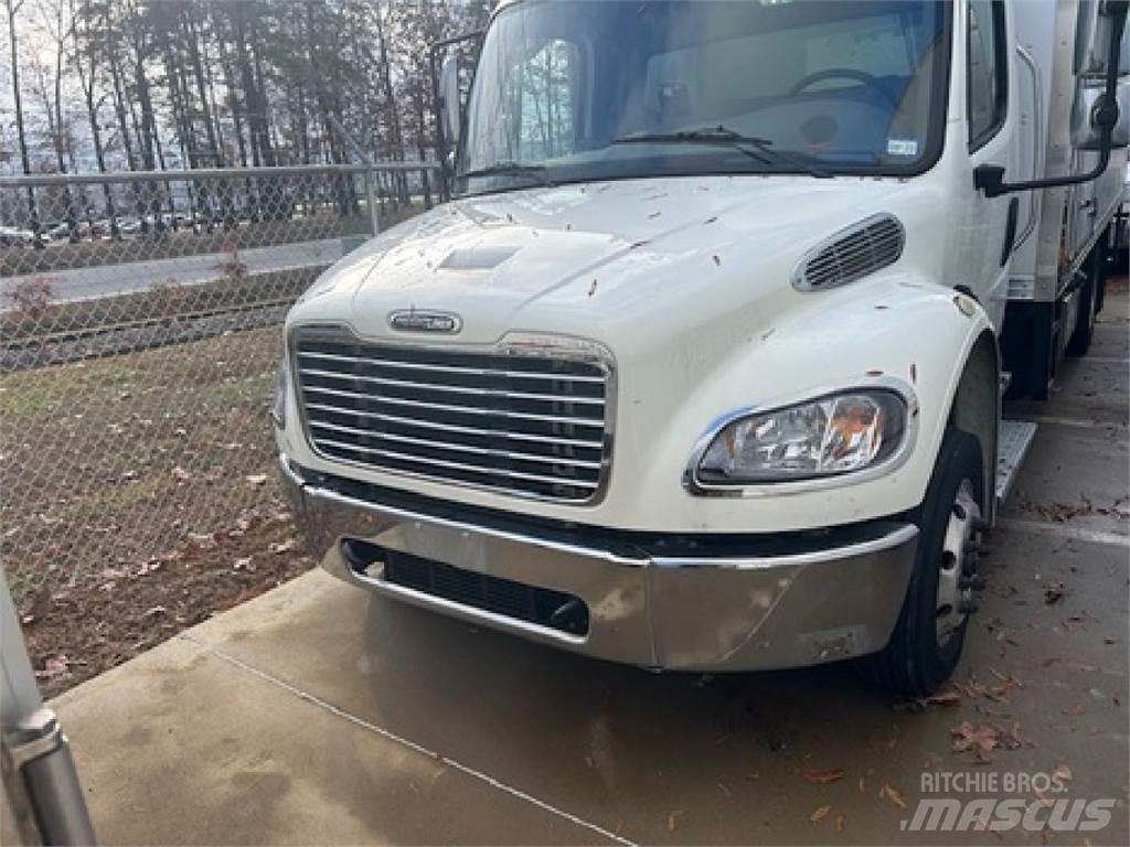 Freightliner M2-106 Skříňová nástavba