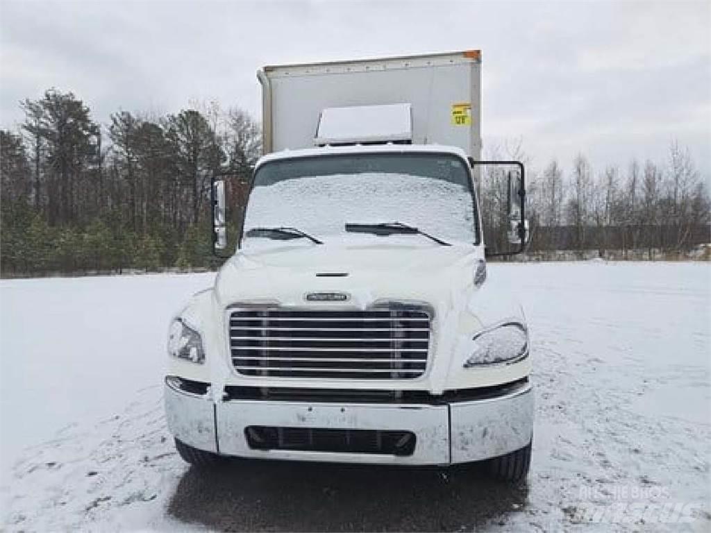 Freightliner M2-106 Skříňová nástavba