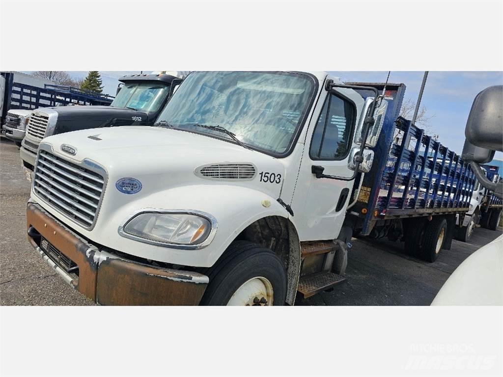 Freightliner M2 106 Valníky/Sklápěcí bočnice