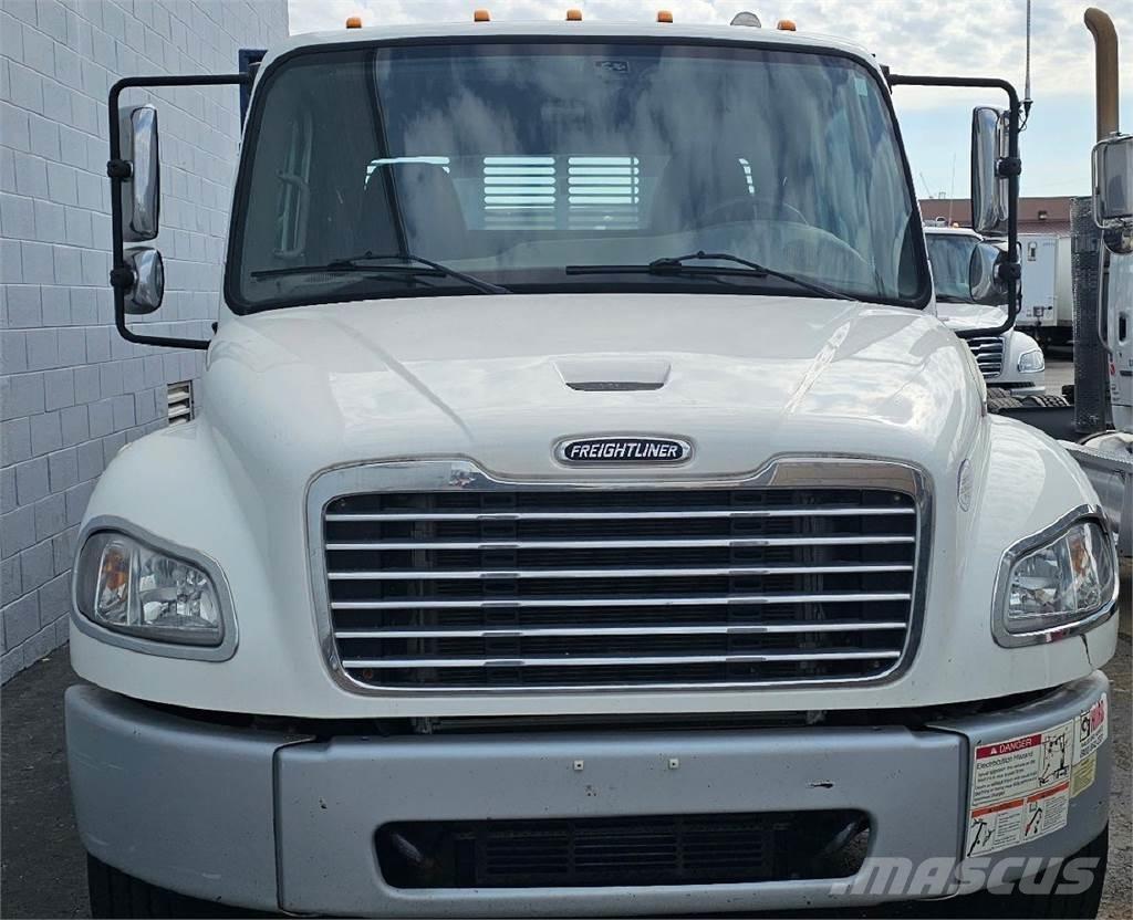 Freightliner M2 106 Valníky/Sklápěcí bočnice