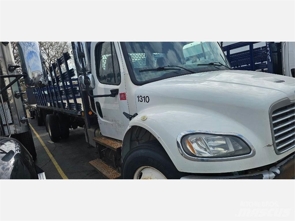 Freightliner M2 106 Valníky/Sklápěcí bočnice