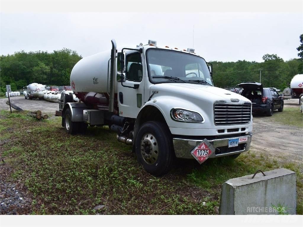 Freightliner M2-106 Další