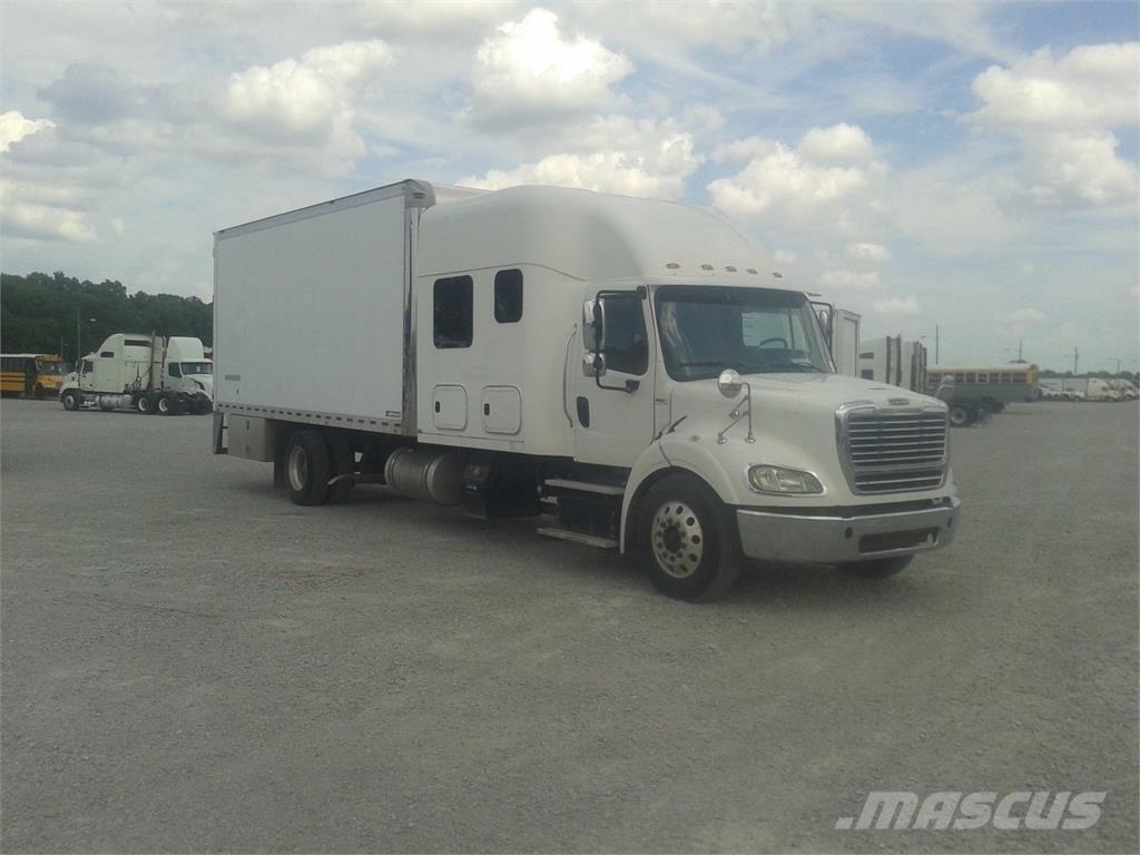 Freightliner M2-112 Skříňová nástavba