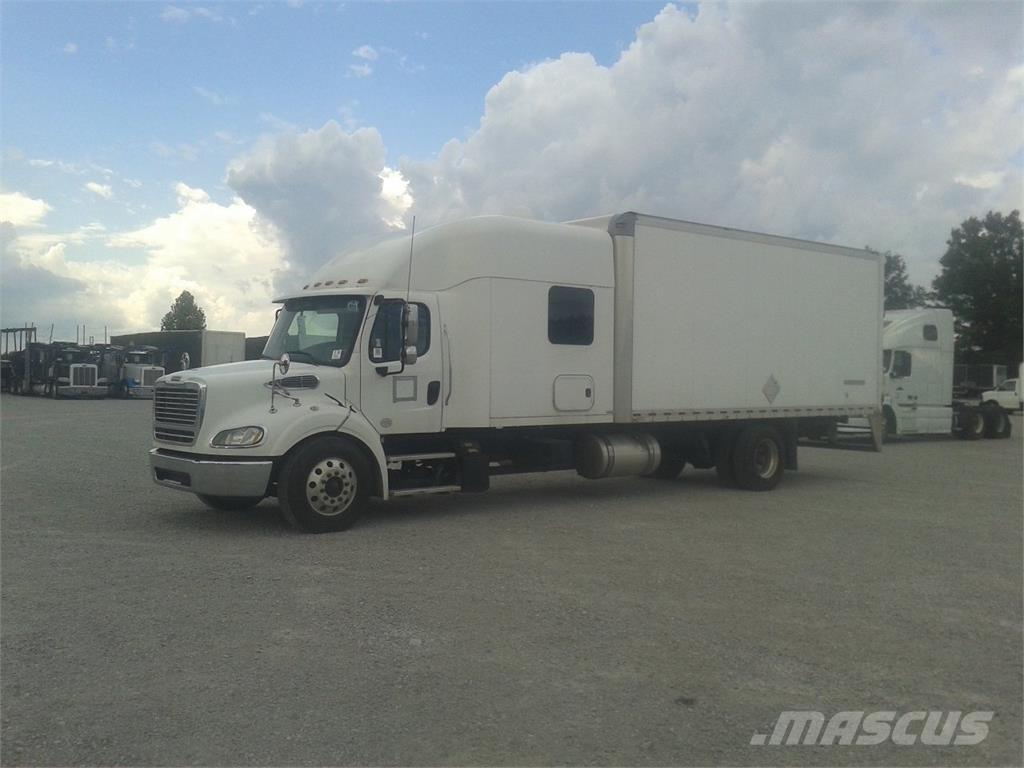 Freightliner M2-112 Skříňová nástavba
