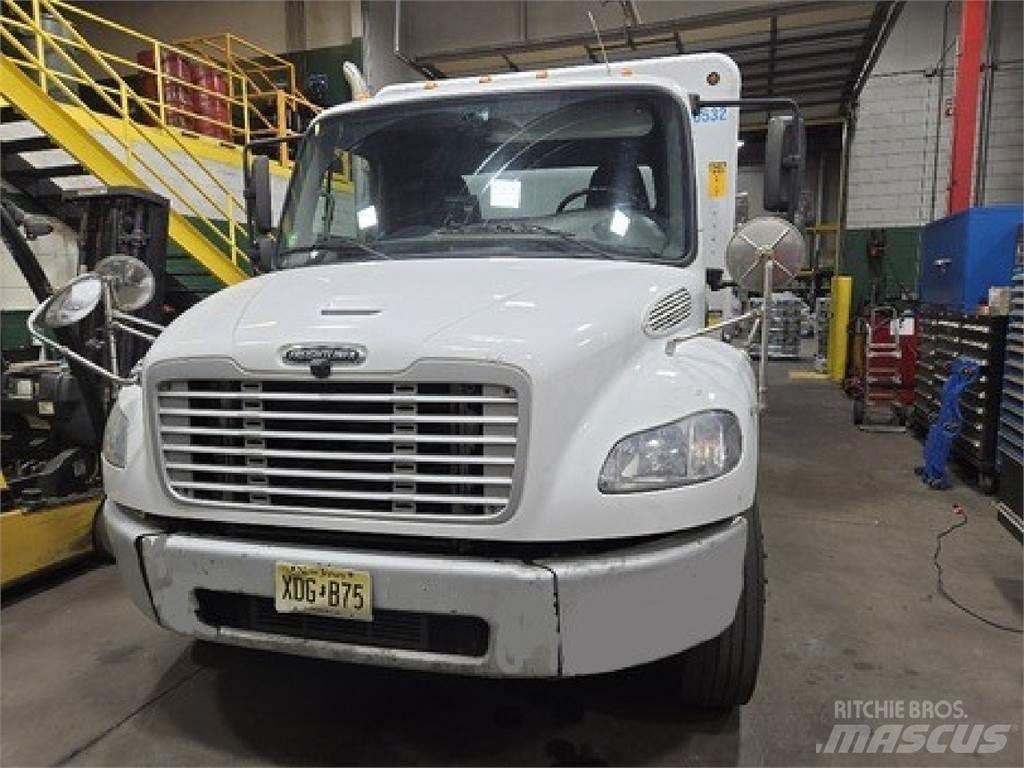 Freightliner M2106 Vozy pro přepravu nápojů