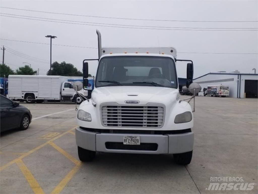 Freightliner M2106 Vozy pro přepravu nápojů